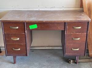 lot 27 image: Vintage 7 Drawer Desk