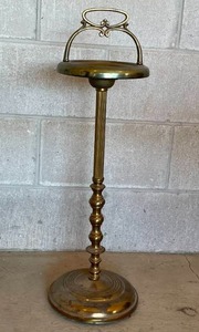 lot 21 image: Brass Standing Ash Tray