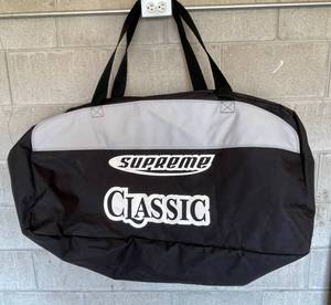 lot 42 image: HUGE Bauer Supreme Classic Hockey Duffle Bag