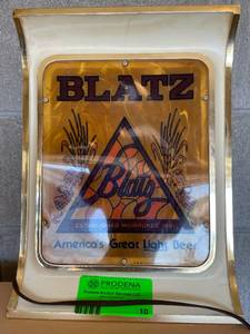 lot 10 image: Lighted Vintage Blatz Beer Sign