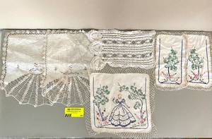 lot 64 image: Lot of 6 Large Assorted White and Colored Handmade Doilies