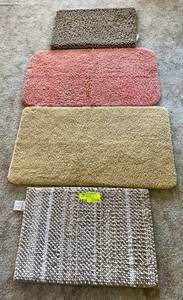 lot 78 image: Lot of 4 Bathroom Rugs 