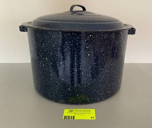 lot 91 image: 9 Jar Hot Bath Canning Pot