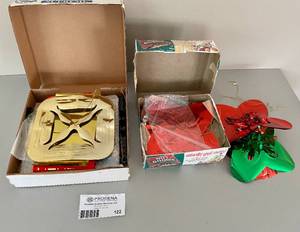 lot 122 image: Large Lot of Metallic Christmas Decorations Spirals Streamers