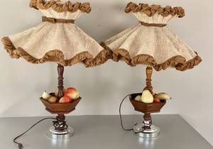 lot 125 image: Lot of 2 Lamps with Wooden Fruit Tray Decor