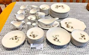 lot 126 image: Paden Bone Ash Glaze China Dinnerware Set