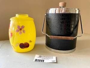 lot 147 image: Ice Bucket Cookie Jar and Ice Cube Trays