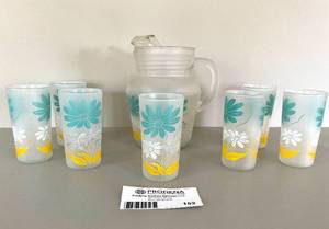lot 152 image: Summertime Glass Pitcher and 7 Tumbler Glasses