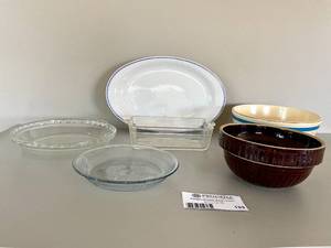 lot 153 image: Lot of Stoneware and Glass Bowls and Bakeware