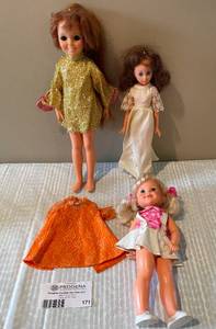 lot 171 image: 1969 Vintage Crissy Doll with Adjustable Hair  Other Vintage Dolls