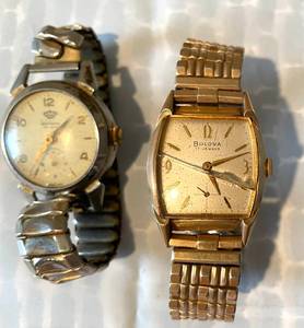 lot 182 image: Lot of 2 Vintage Mens Wrist Watches