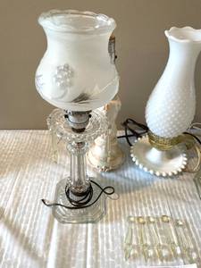 lot 202 image: Lot of 4 Various Lamps