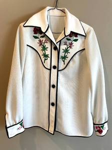 lot 229 image: Womens Embroidered Button Front Shirt