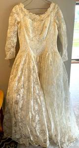 lot 233 image: 1940s Wedding Dress