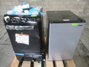 lot 105 image: WHOLESALE MIXED PALLET OF MISCELLANEOUS APPLIANCES IN NEED OF REPAIR - For PartsRestore