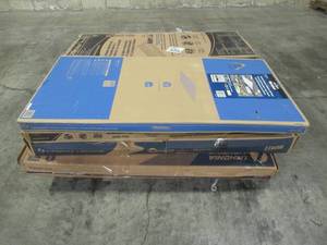 lot 119 image: WHOLESALE MIXED PALLET OF MISCELLANEOUS LIGHTING TROFFERS