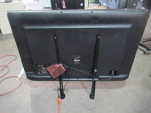 lot 20 image: Sharp 52 AQUOS 1080p LCD HDTV LC-52E77UN