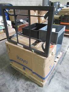 lot 213 image: WHOLESALE MIXED PALLET OF MISCELLANEOUS SMALL VANITY CABINETS AND TABLE FRAME