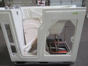 lot 311 image: Health Smart 52 x 30 x 40 White Health Smart Walk in Tub - Left Hand, WB-701-Left - Scratch and Dent - Untested - For PartsRestore.Untested