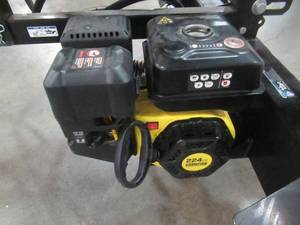 lot 8 image: Champion Power Equipment 27 Ton 224cc Log Splitter 100424