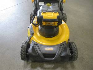 lot 62 image: Dewalt 21.5 in. 20-Volt MAX Lithium Ion Cordless Battery Walk Behind Push Mower DCMWP233U2