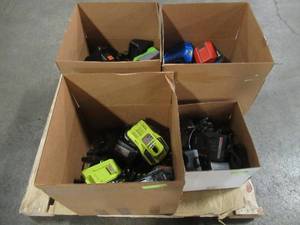 lot 326 image: WHOLESALE MIXED PALLET OF MISCELLANEOUS BATTERY CHARGERS