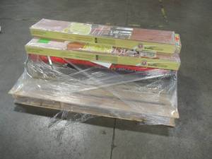 lot 327 image: WHOLESALE MIXED PALLET OF MISCELLANEOUS FLOORING