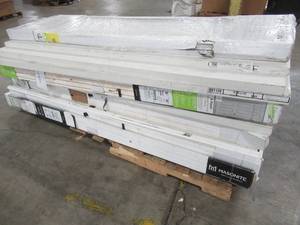 lot 417 image: WHOLESALE MIXED PALLET OF MISCELLANEOUS DOORS AND BUILDING MATERIALS