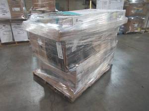 lot 54 image: WHOLESALE MIXED PALLET OF BATH TUBS AND SHOWER BASES