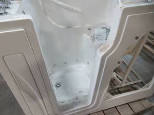 lot 59 image: Health Smart 52 x 30 x 40 White Health Smart Walk in Tub - Left Hand WB-701-LEFT