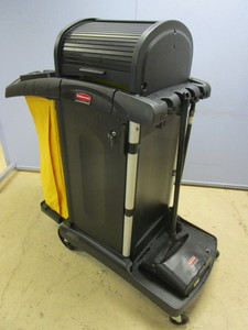 lot 401 image: RUBBERMAID JANITOR CART
