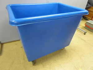 lot 410 image: ULINE POLY BOX TRUCK