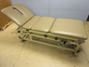 lot 412 image: TRITON TRACTION TABLE, W POWER ELEVATION