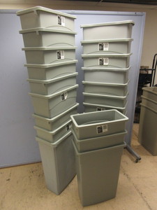 lot 422 image: TOUGH GUY 23-GALLON WALL HUGGER RECEPTACLES, GRAY