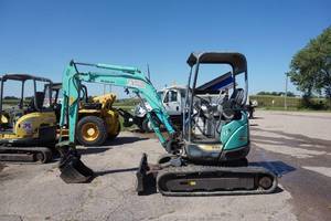 lot 2 image: IHI Model 30VX Mini Tracked Excavator