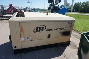lot 8 image: Ingersoll Rand 375 CFM DeckTrailer Mount Diesel Powered Air Compressor