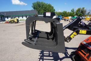 lot 21 image: Brand New CID Brand Toro, Dingo, Boxer Mini Skid Universal Mount 48 Root Grapple Bucket
