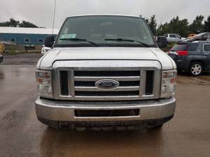 lot 4 image: 2012 Ford Econoline E350