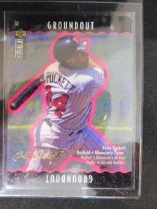 lot 109 image: 1995 Collectors Choice Gold Signature Kirby Puckett #32 RARE