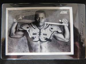 lot 195 image: 1990 Score Bo Jackson Black & White Shoulder Pad Card #697