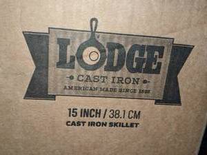 lot 38 image: Lodge Cast Iron Skillet, 15