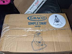 lot 51 image: Graco Simple Sway Baby Swing