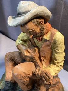 lot 88 image: RARE Vintage 1981 Universal Statuary Corp Chicago Cowboy Guitar Boot 115 Signed