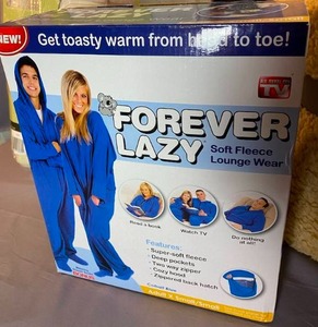 lot 129 image: Forever Lazy, Twin Blanket, Reversible Throw