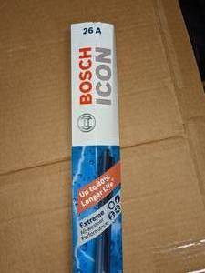 lot 137 image: Bosch Icon Replacement Wiper 26A
