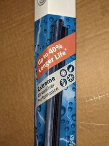 lot 139 image: Bosch Icon Replacement Wiper 22A