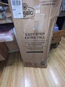 lot 79 image: Regala Easy Step Extra Tall Metal Gate