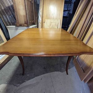 lot 5 image: Mid Century Modern Drexel Dining Room Table