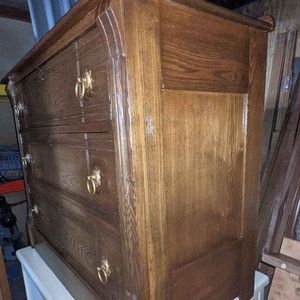 lot 4 image: Small Antique DresserCabinet