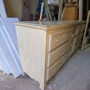 lot 8 image: Vintage Kenlea Crafts Chest Dresser wMirror